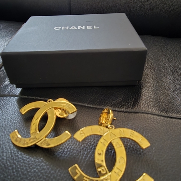 Chanel Metal Large Paris Button Earrings Gold - Picture 2 of 4